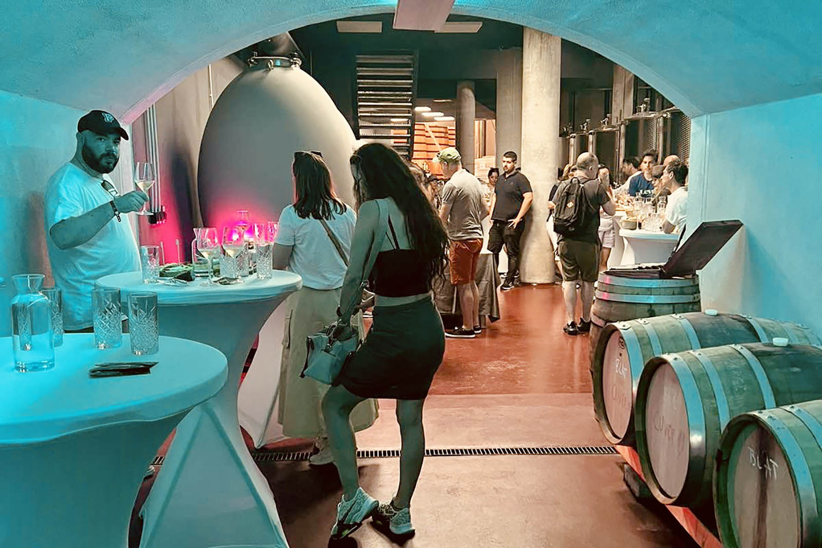 Concrete egg wine fermentation vessels