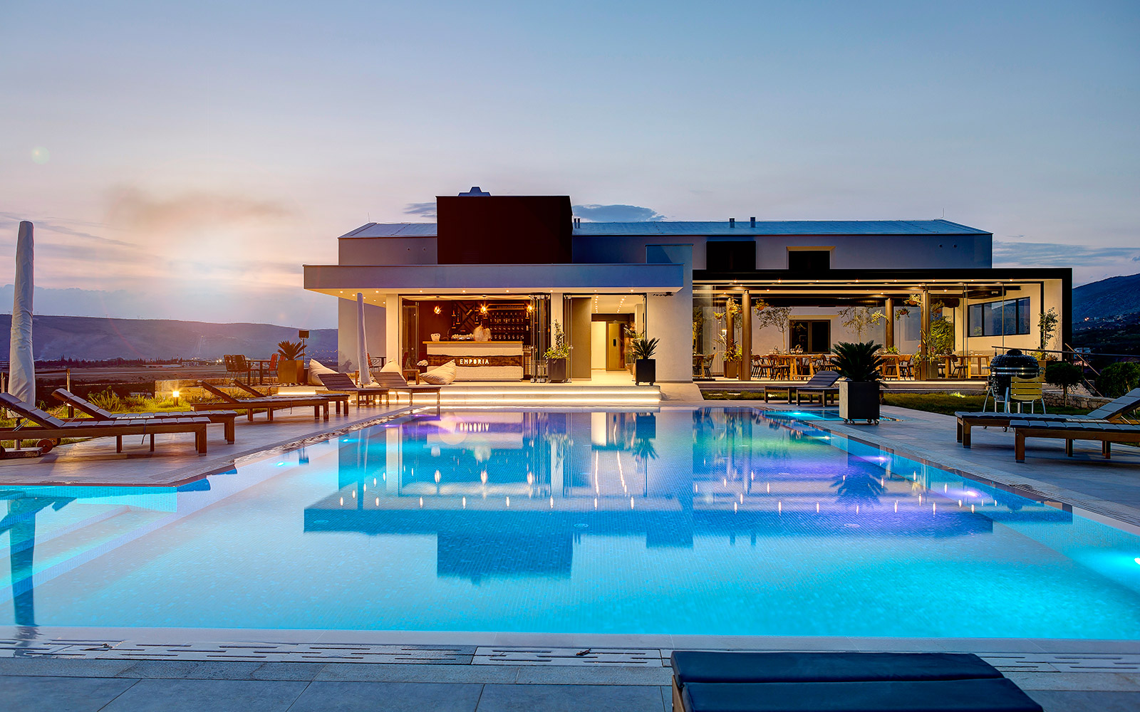Emporia horizon swimming pool overlooking the valley