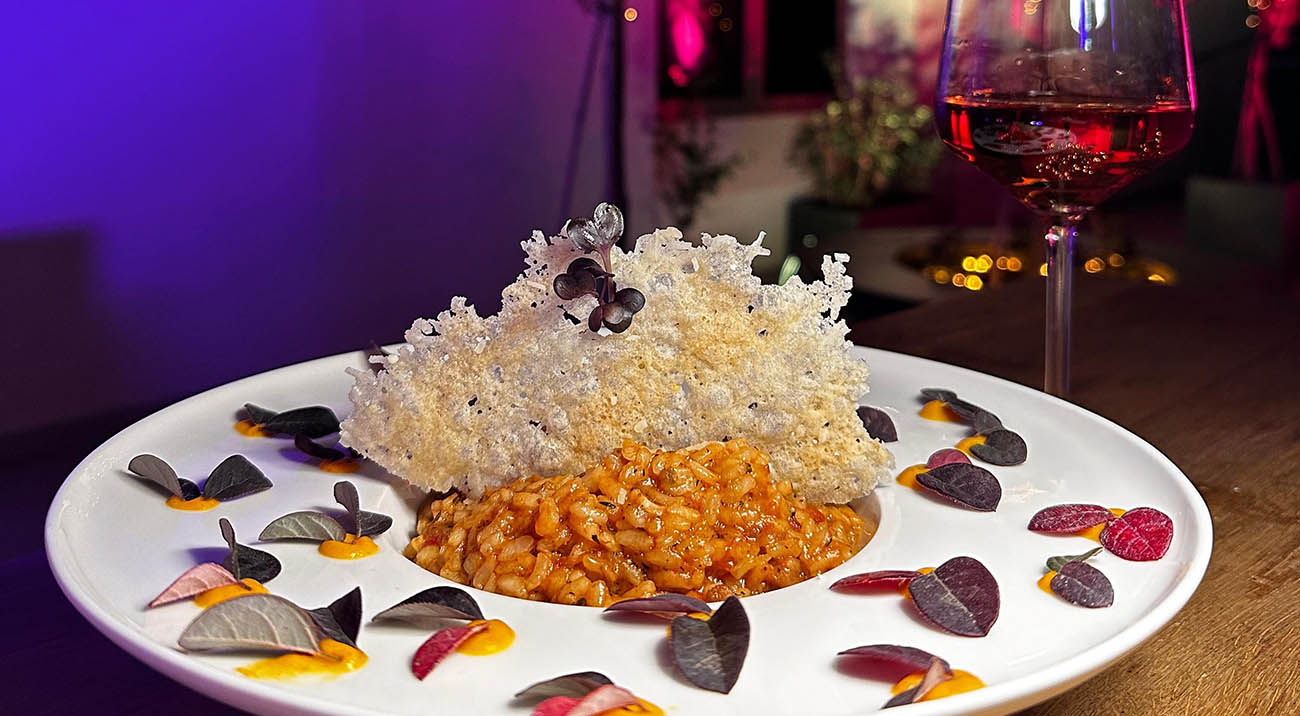 Emporia dinner service with vineyard view